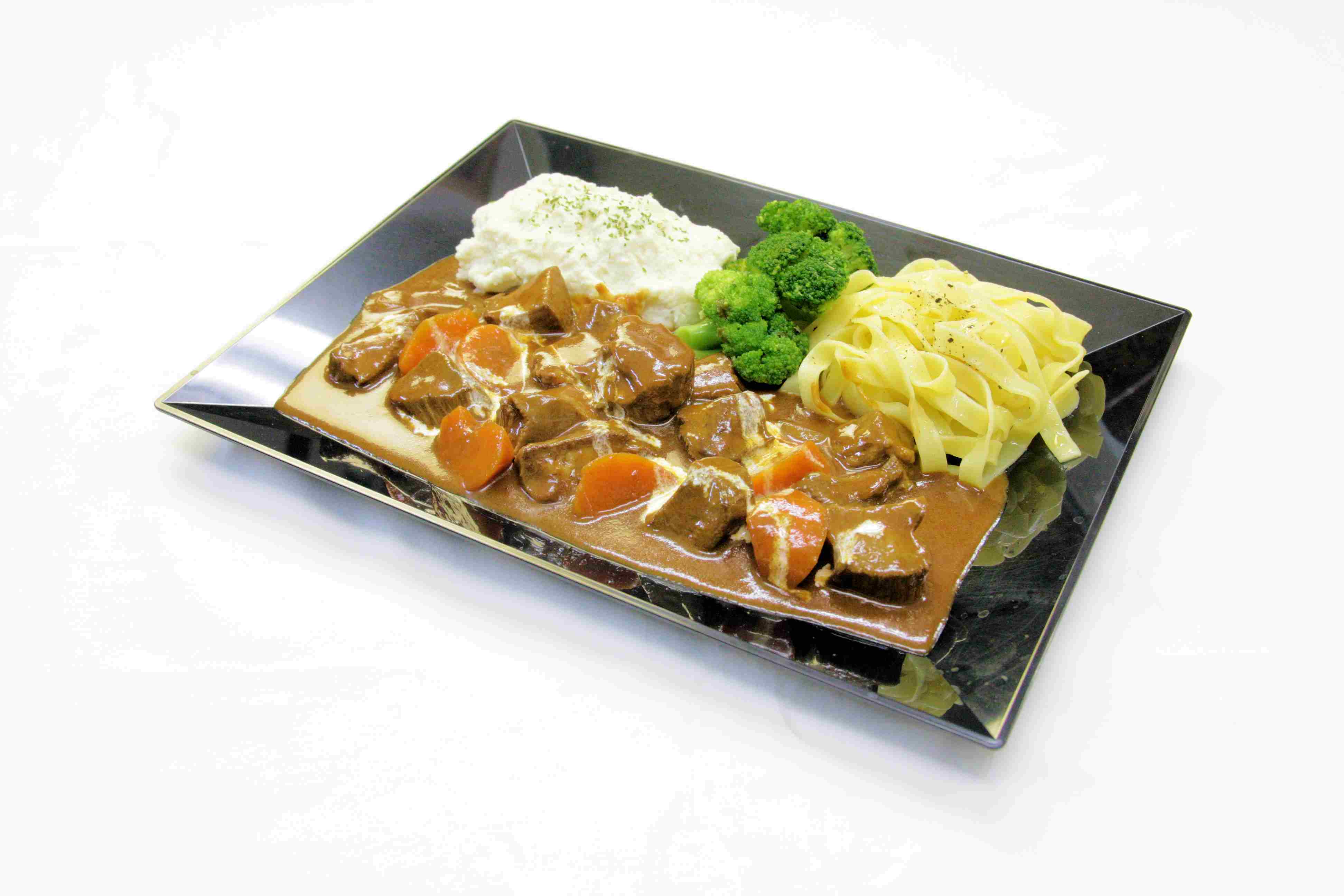 牛タンシチュー　パスタ・マッシュポテト添え